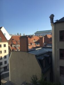 München - Blick aus dem Fenster vom Platz