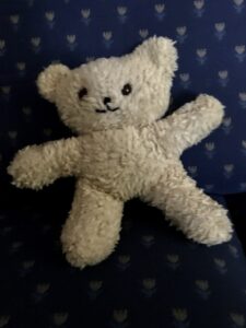Teddy von 100jähr. Diakonisse genäht