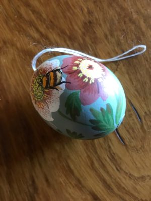 kunstvoll bemaltes Osterei